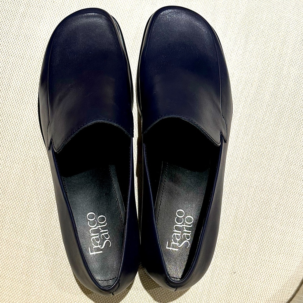 Franco Sarto Women’s Loafers. Navy. NWOT